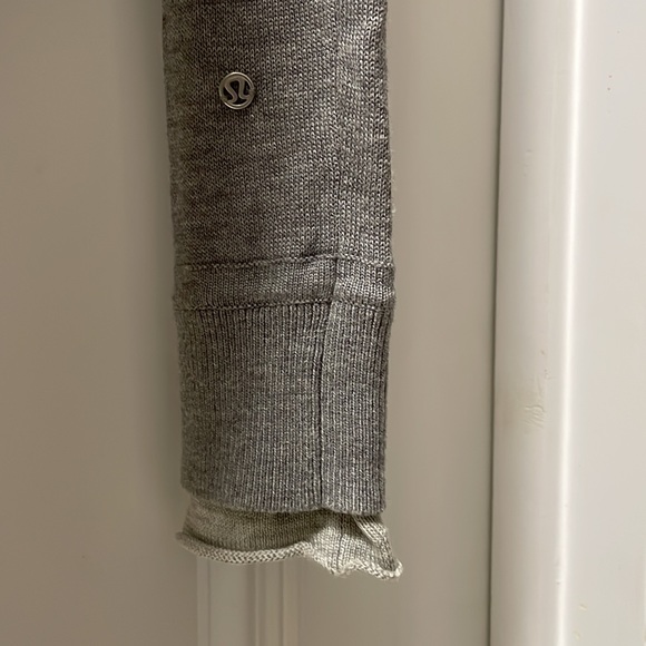 Lululemon iconic wrap gray and white stripe size 6 - Picture 4 of 7